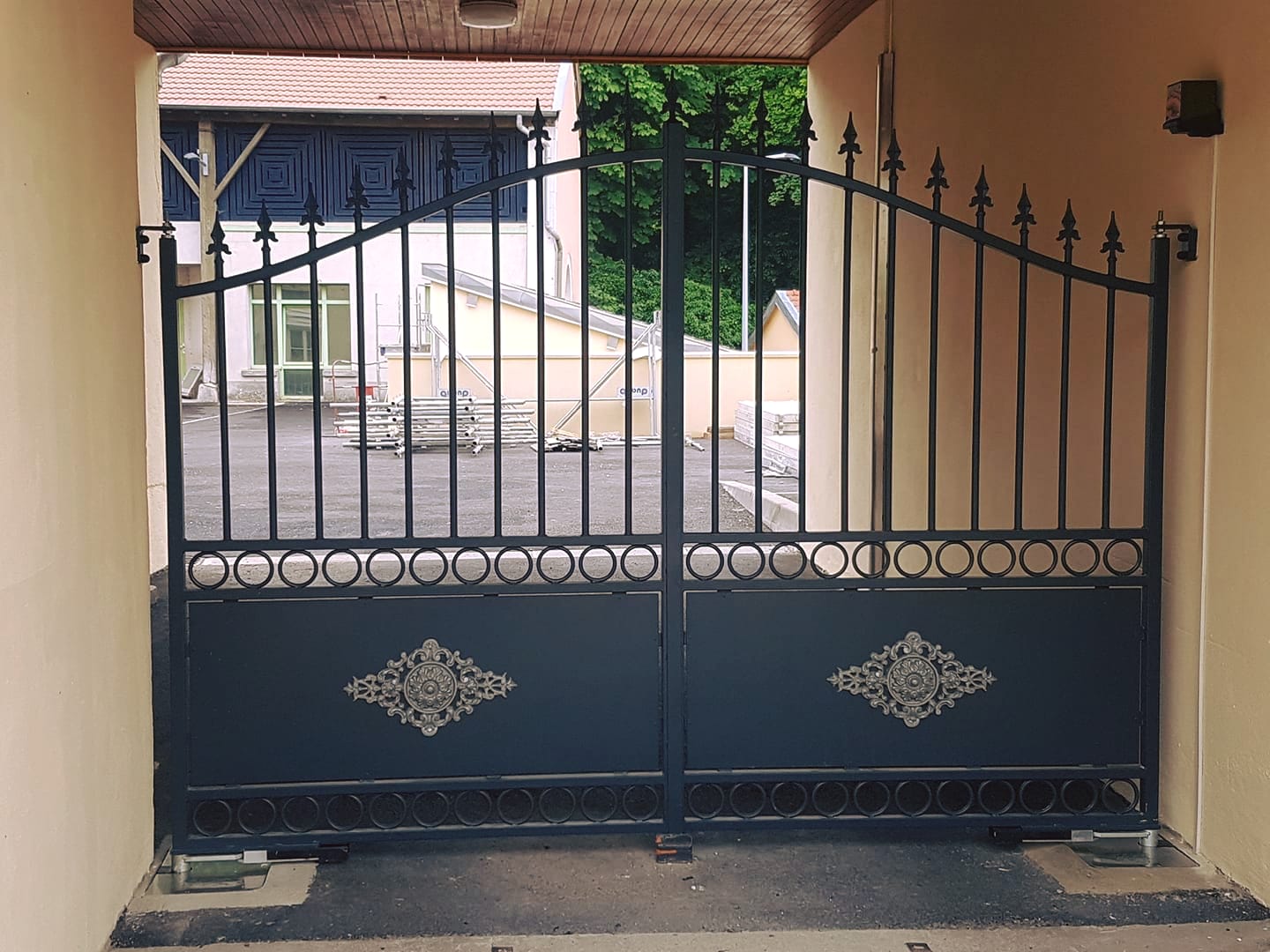 ATS 55 - Portails, clôtures, mobilier extérieur